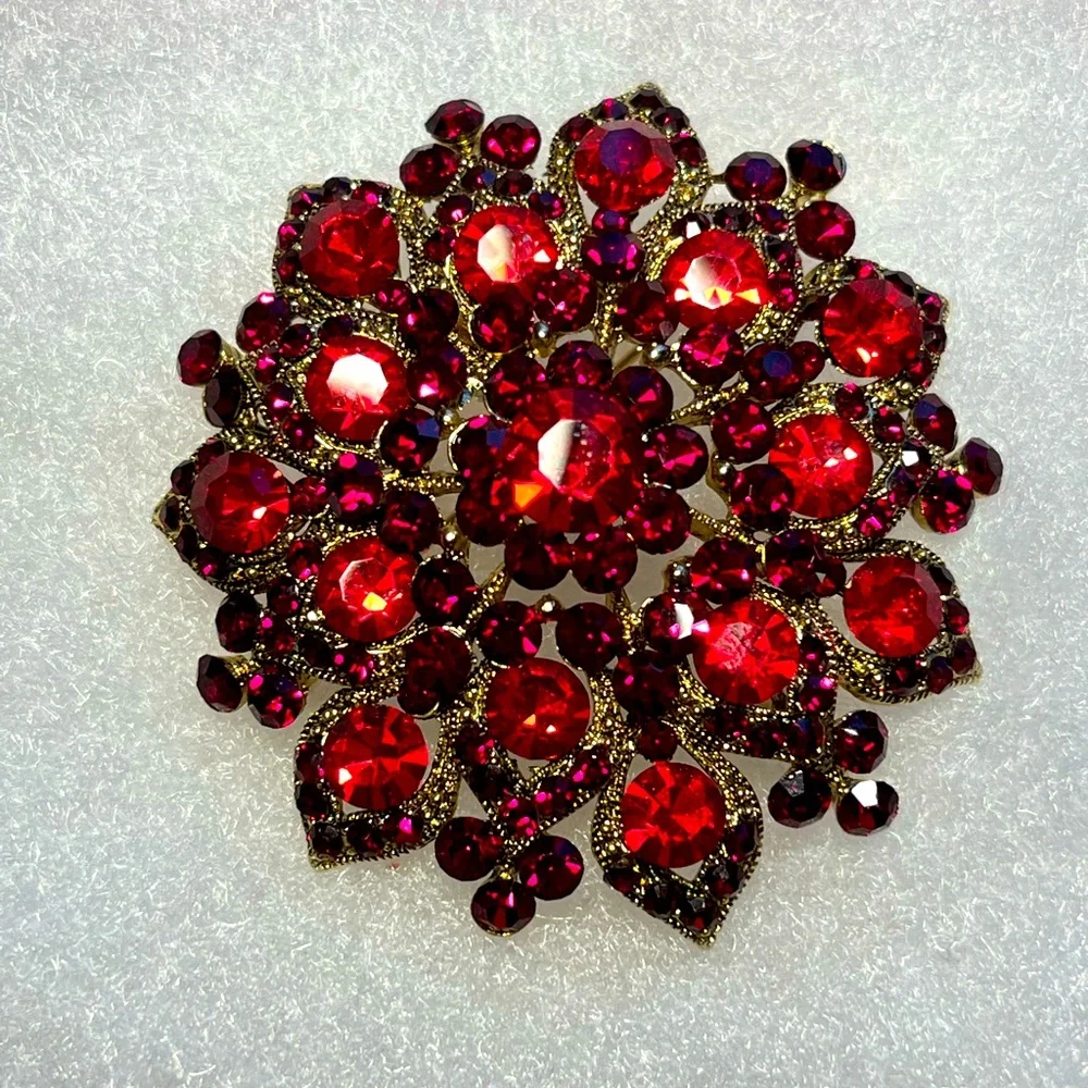 Vintage Beautiful Red Rhinestone Brooch/Pendant - Picture 1 of 4